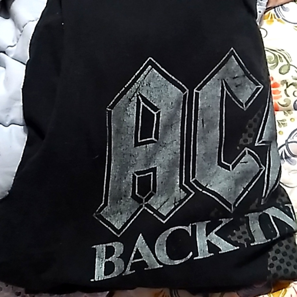 Cut off t-shirt
